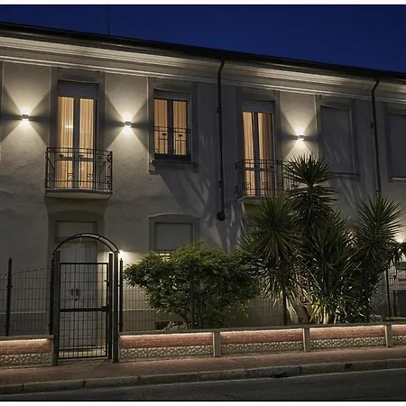 Bed & Breakfast Residenza Le Palme 3*